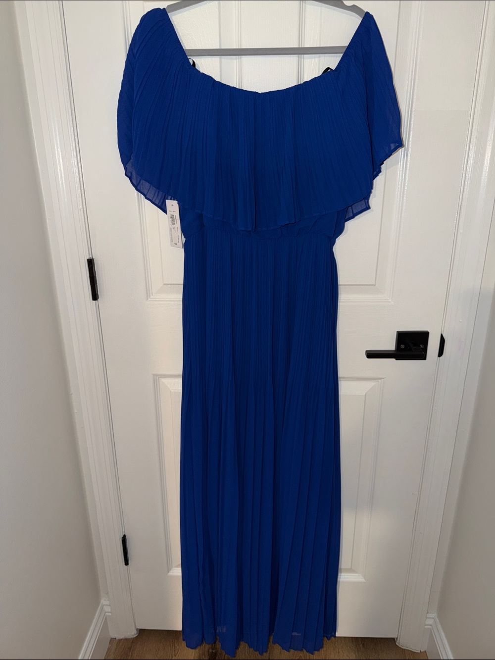 Off-the-Shoulder Royal Blue Pleated Midi Dress - Picture 5 of 6